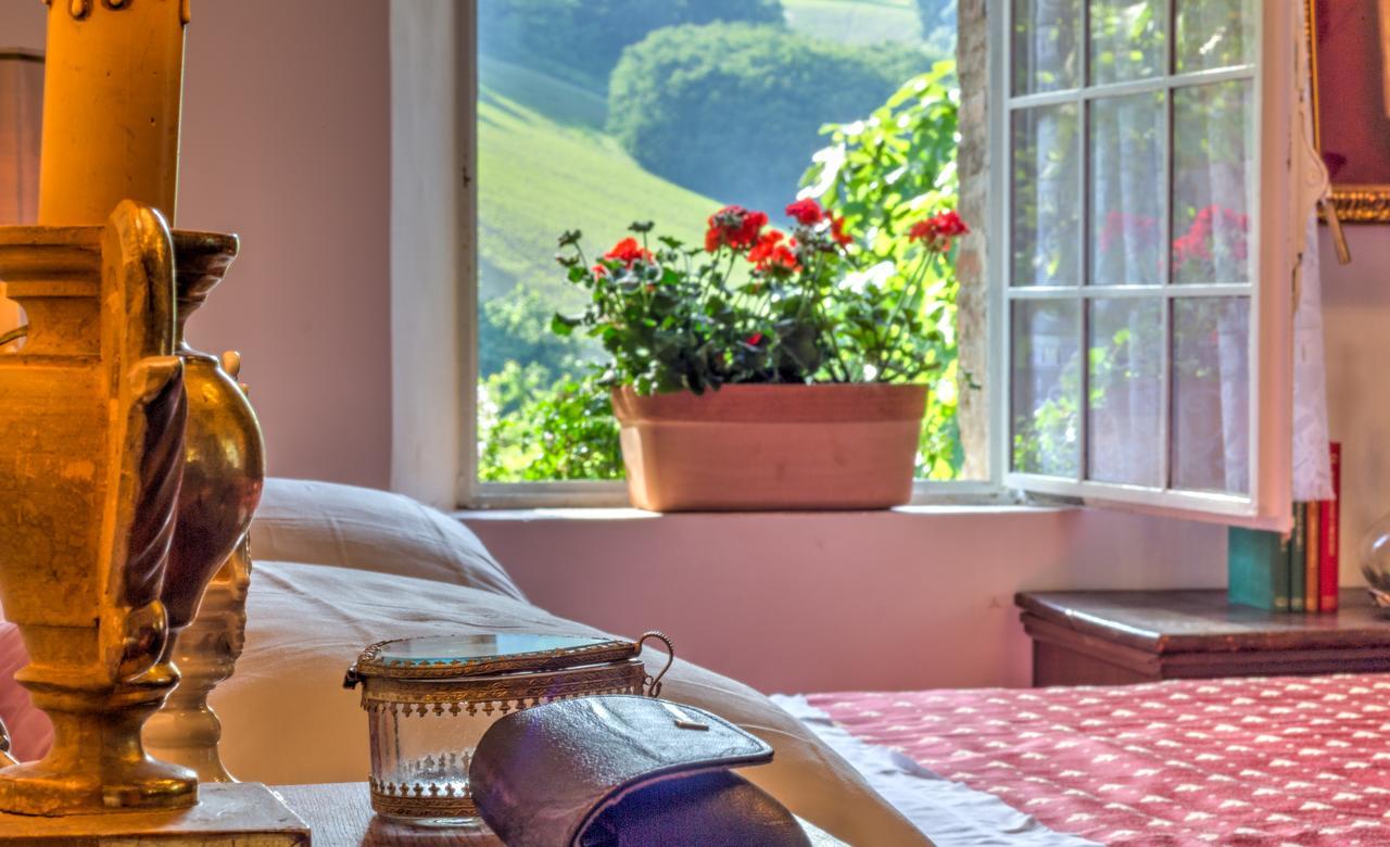 B&B La Residenza Del Poeta Montesicuro エクステリア 写真