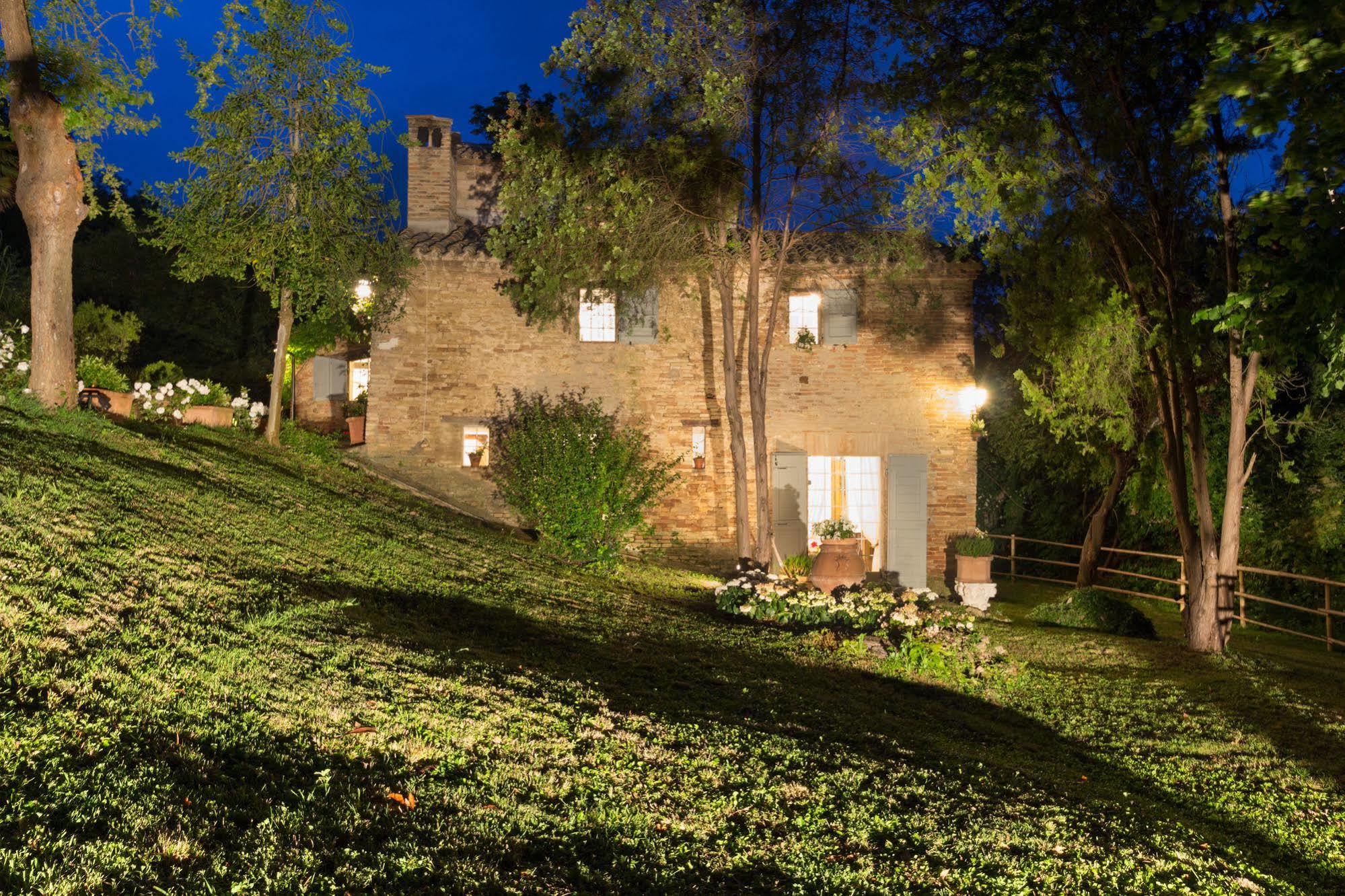 B&B La Residenza Del Poeta Montesicuro エクステリア 写真