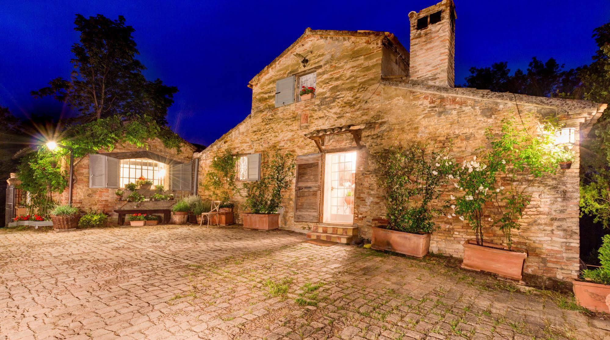 B&B La Residenza Del Poeta Montesicuro エクステリア 写真