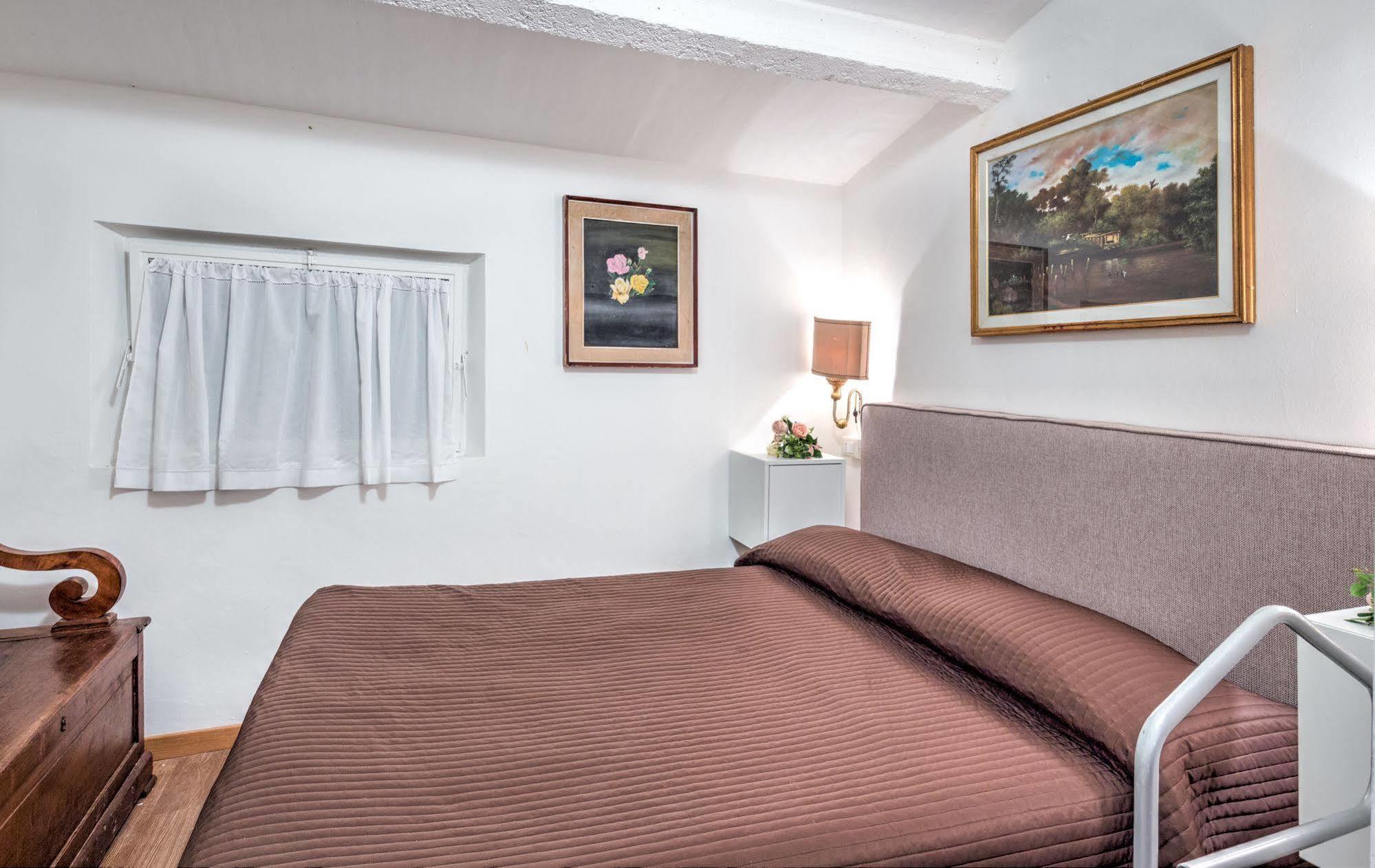 B&B La Residenza Del Poeta Montesicuro エクステリア 写真