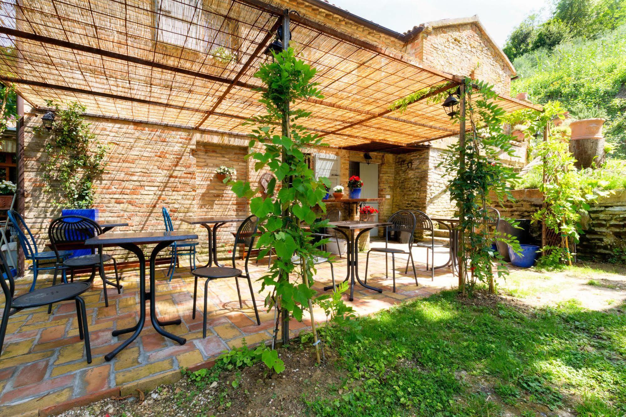 B&B La Residenza Del Poeta Montesicuro エクステリア 写真